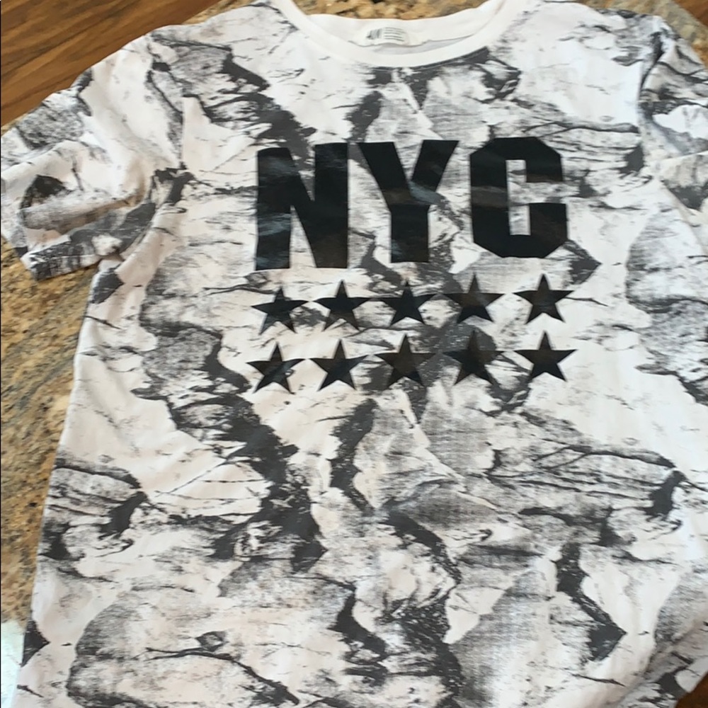 NYCshirt size small black and white marble pattern